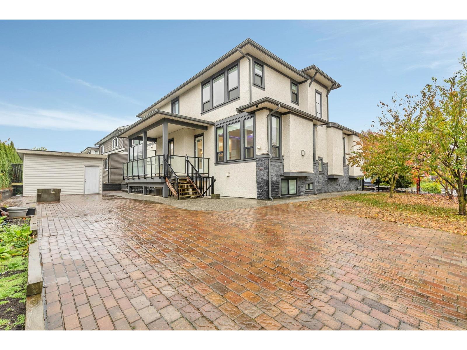 8379 Mctaggart Street, Mission, British Columbia  V2V 0G3 - Photo 37 - R3068442