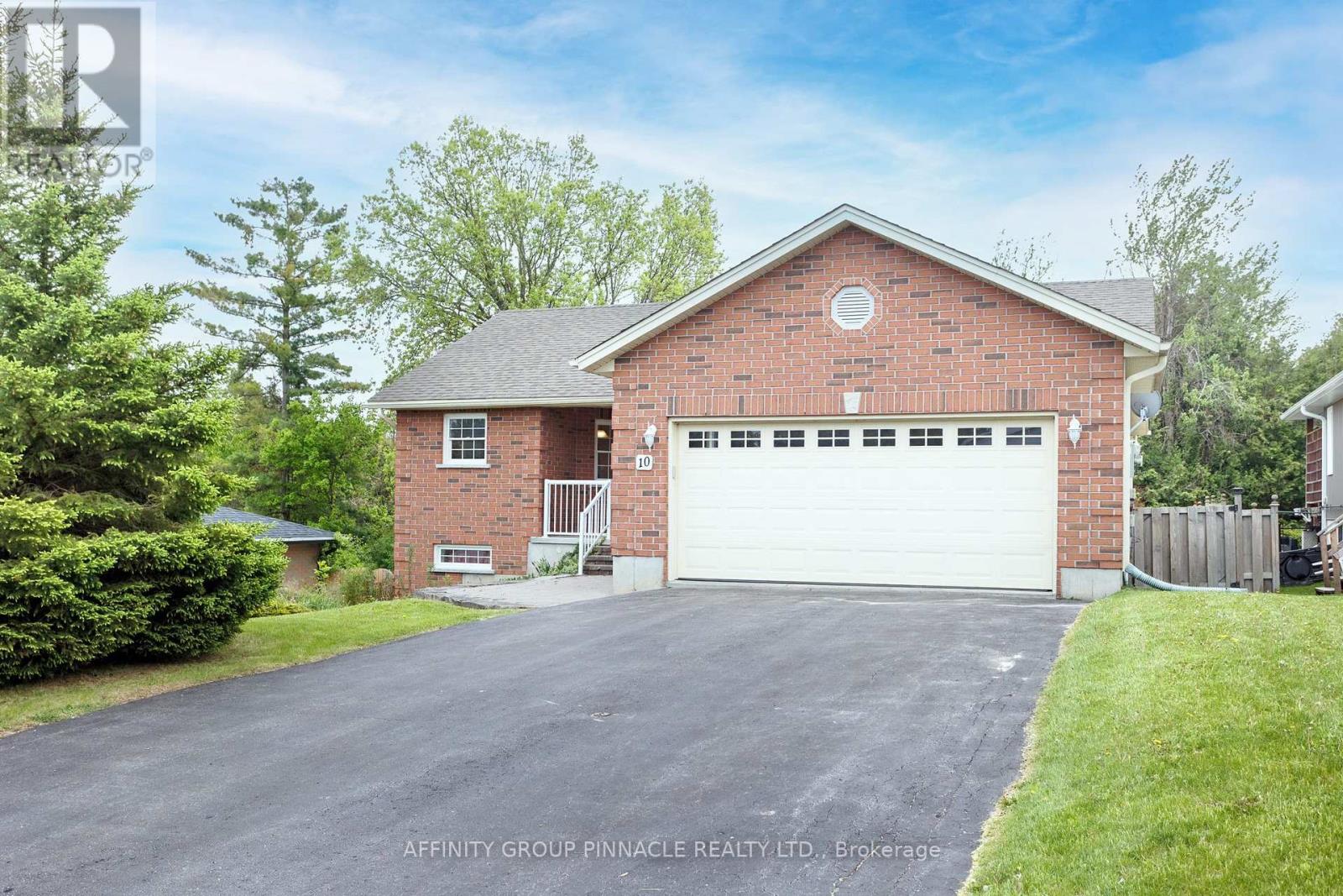 10 CHAMPLAIN BOULEVARD, Kawartha Lakes, Ontario