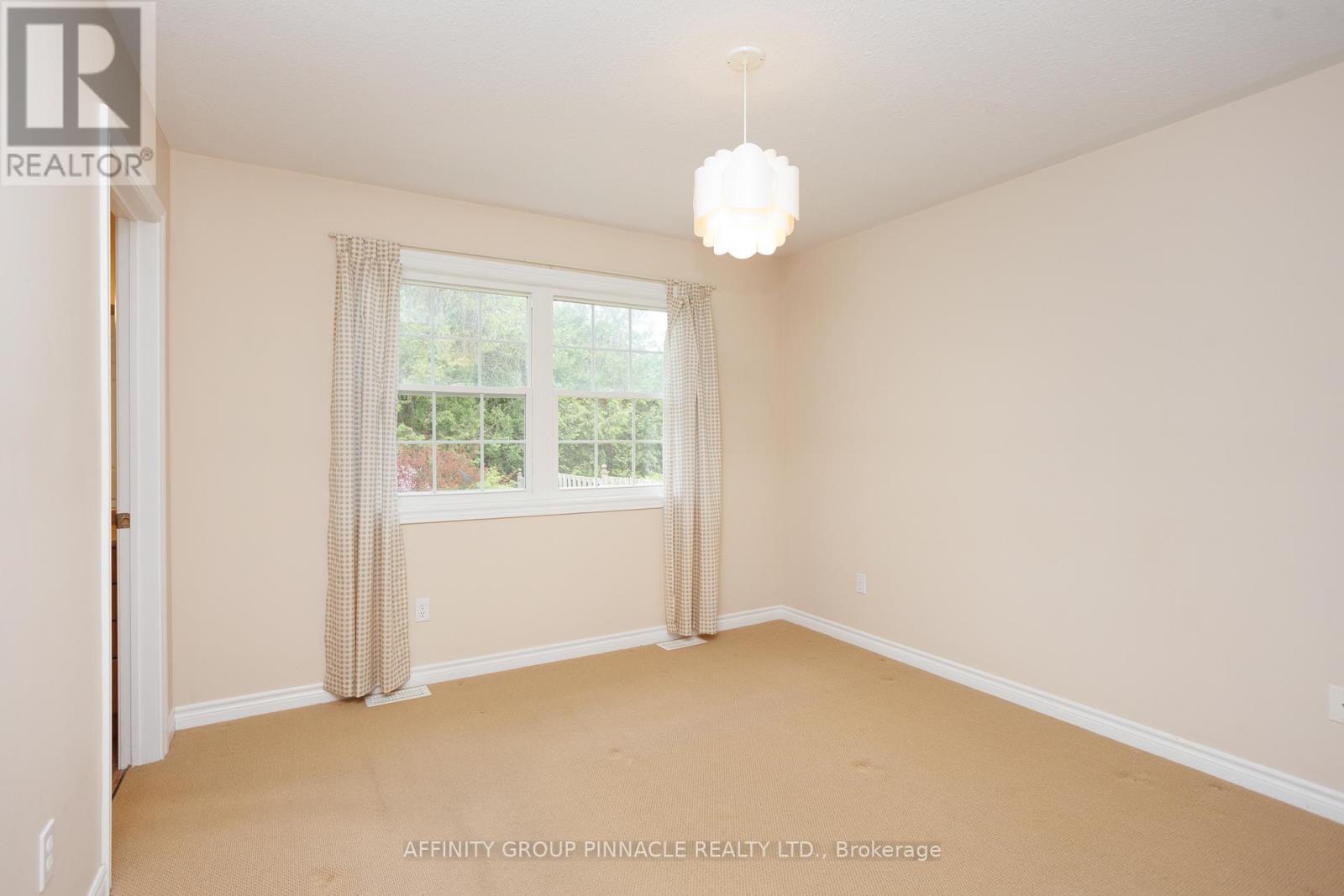 10 Champlain Boulevard, Kawartha Lakes, Ontario  K9V 0H9 - Photo 21 - X12564246