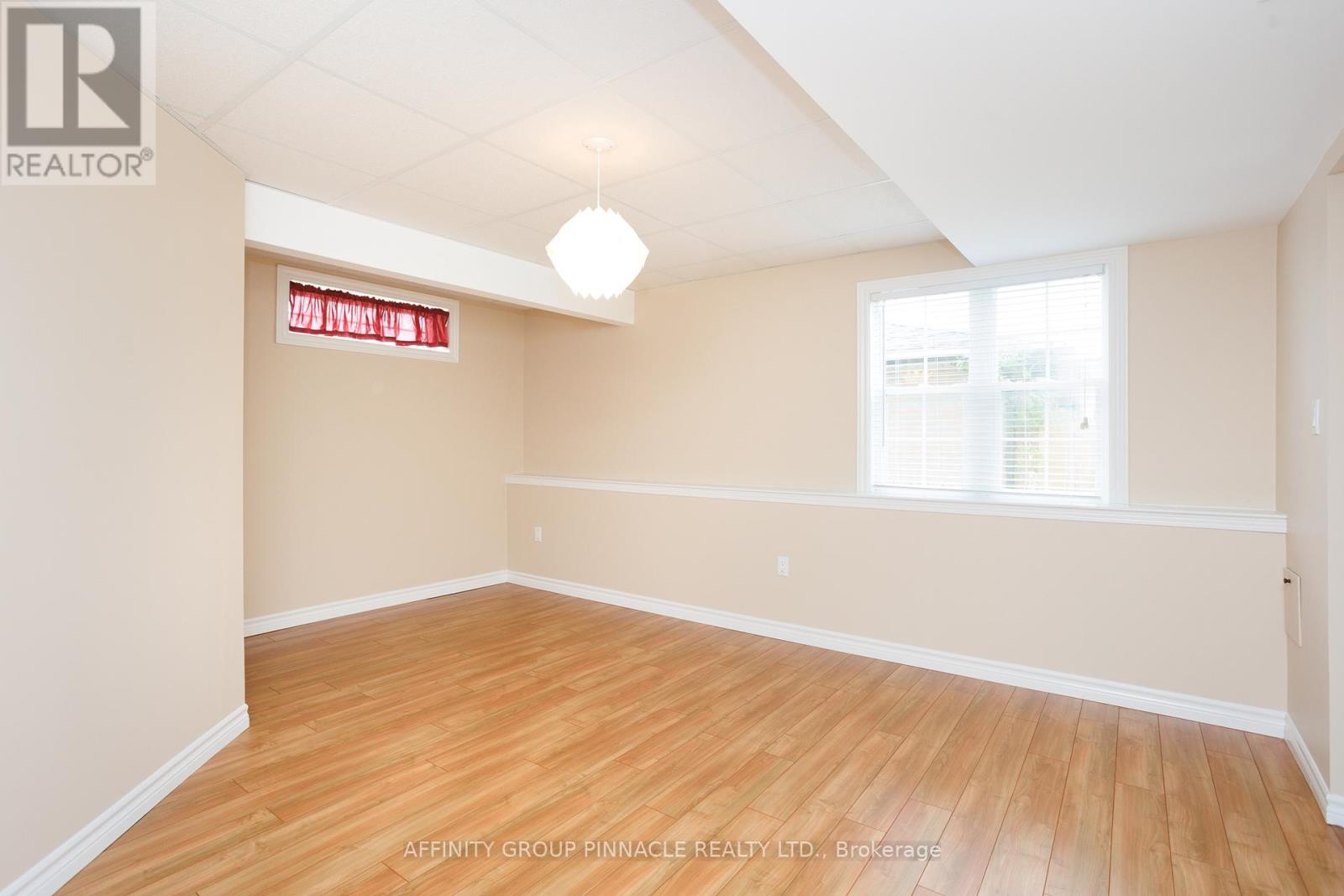 10 Champlain Boulevard, Kawartha Lakes, Ontario  K9V 0H9 - Photo 32 - X12564246