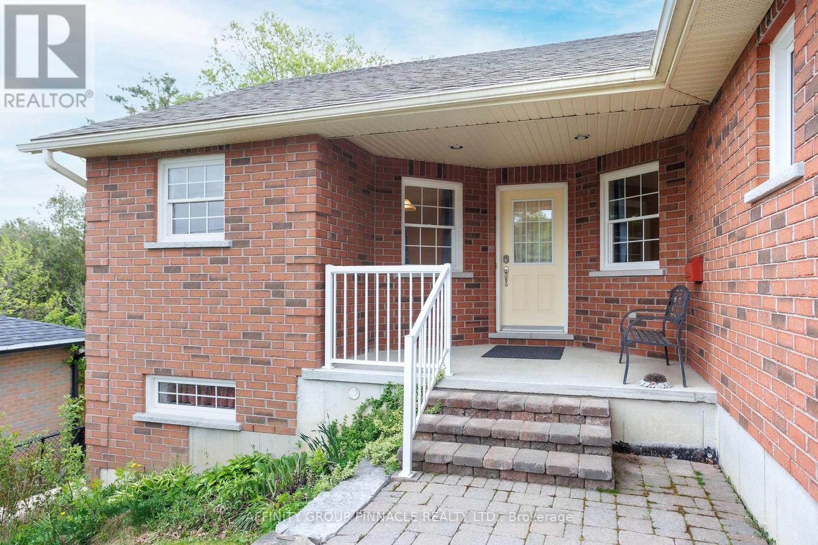 10 Champlain Boulevard, Kawartha Lakes, Ontario  K9V 0H9 - Photo 4 - X12564246