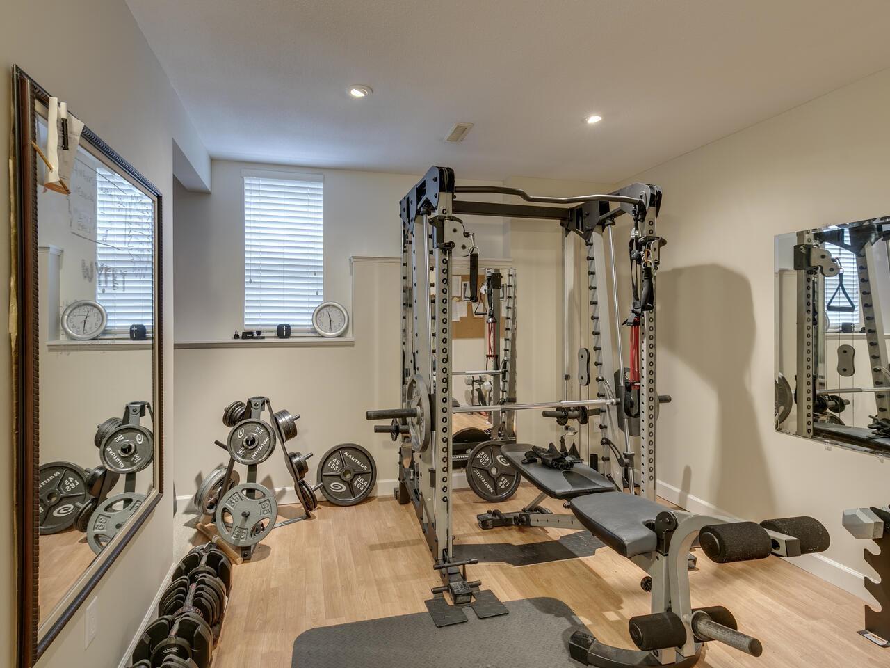 8060 Melburn Drive, Mission, British Columbia V2V 7B6 - Photo 32 - R3063417