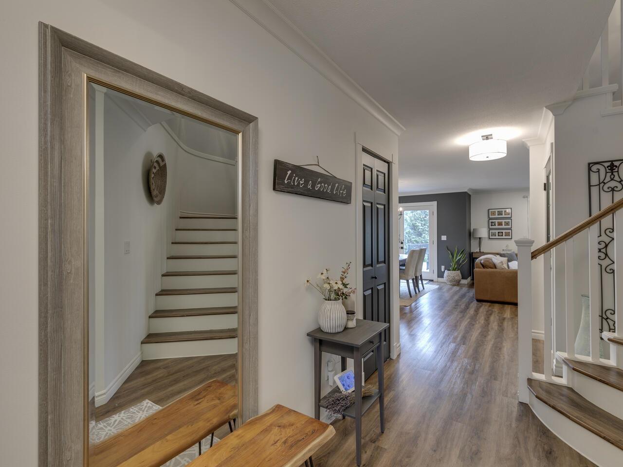 8060 Melburn Drive, Mission, British Columbia V2V 7B6 - Photo 6 - R3063417