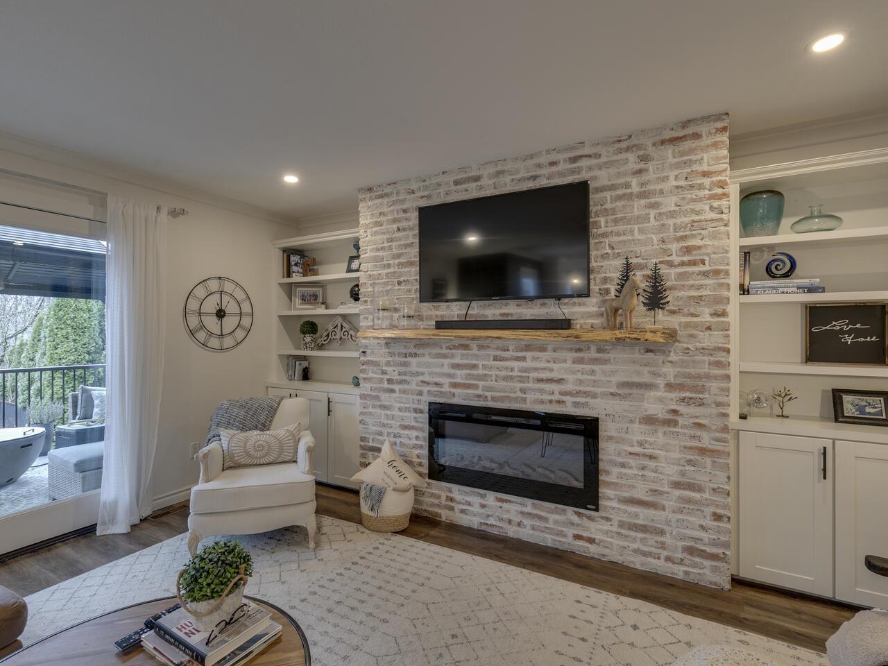 8060 Melburn Drive, Mission, British Columbia V2V 7B6 - Photo 11 - R3063417