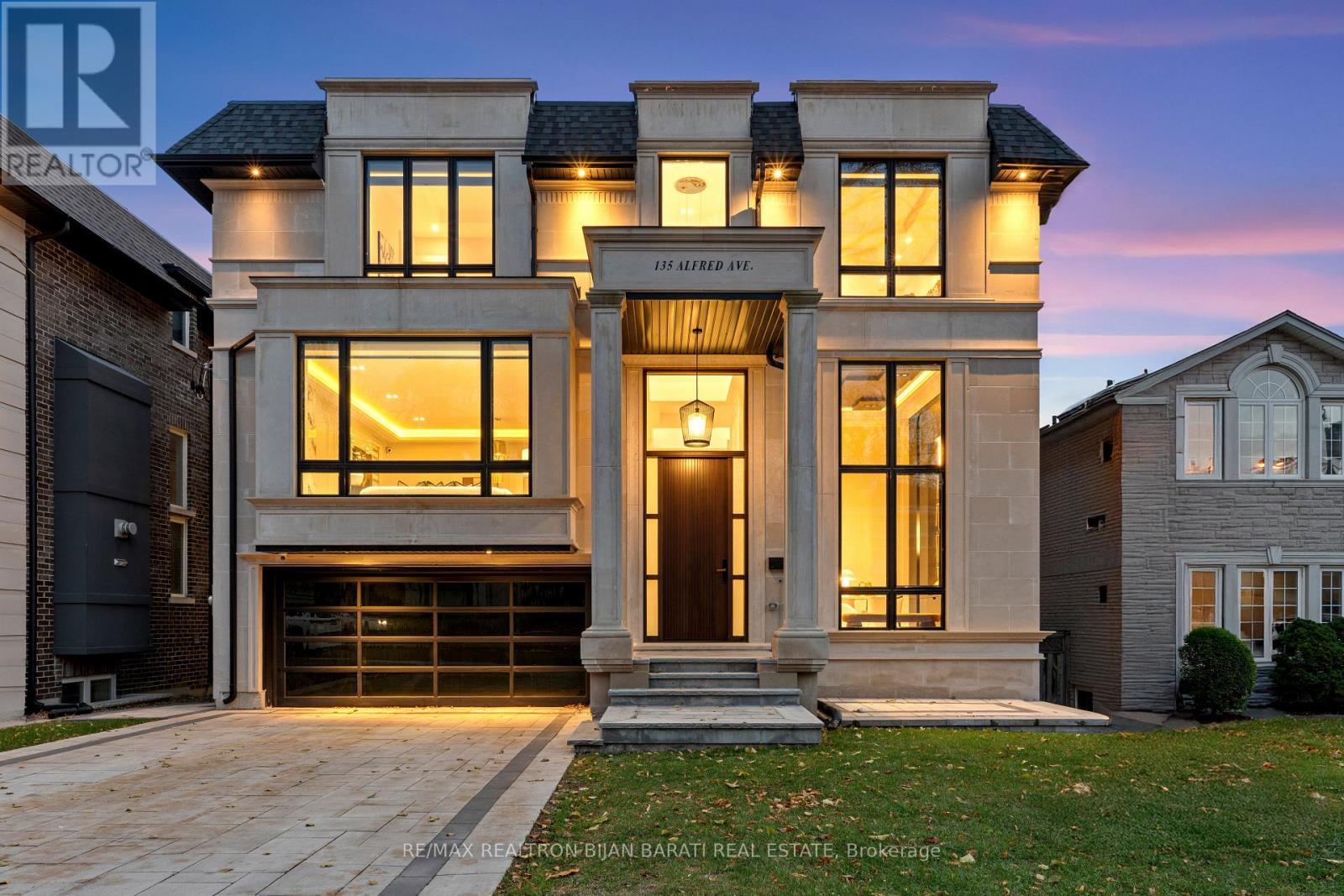 135 ALFRED AVENUE, Toronto, Ontario