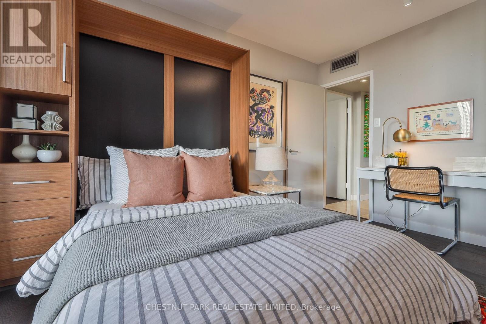 1406 - 20 Avoca Avenue, Toronto, Ontario  M4T 2B8 - Photo 17 - C12564168