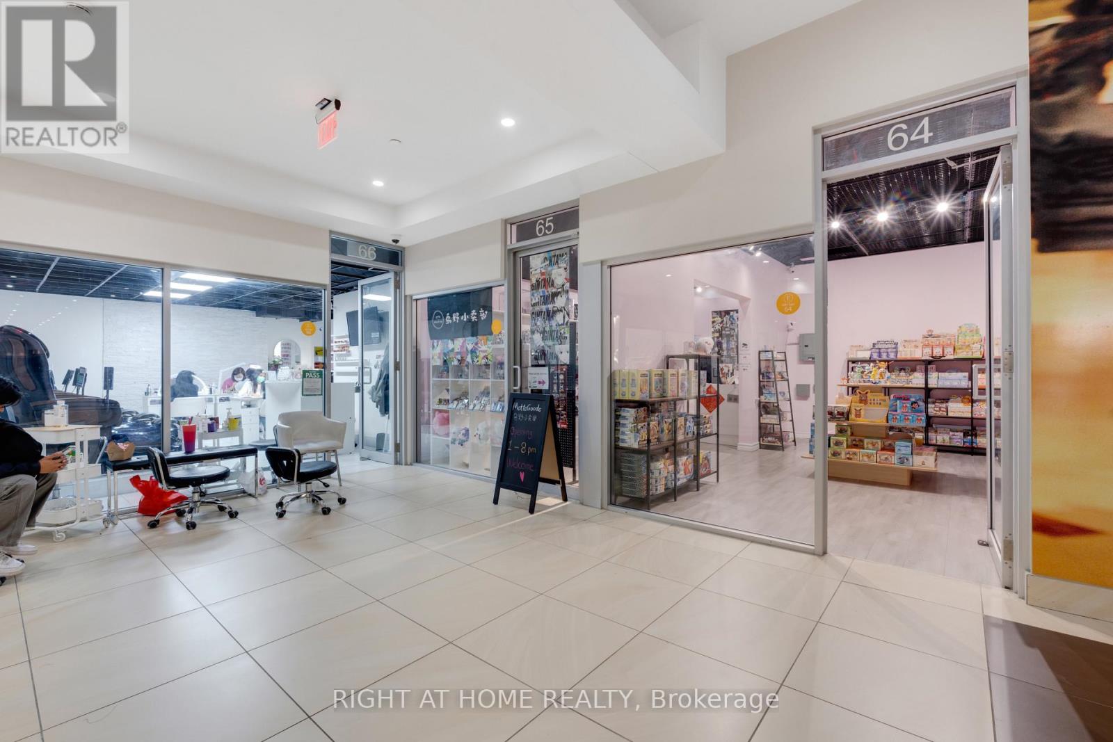 64 - 384 Yonge Street, Toronto, Ontario  M5B 1S8 - Photo 6 - C12564236