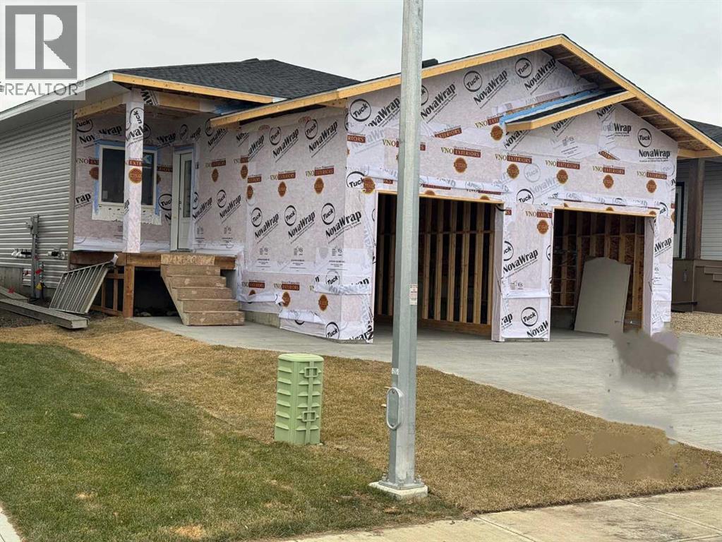 141 Gray Close, Sylvan Lake, Alberta  T4S 0W4 - Photo 1 - A2247380