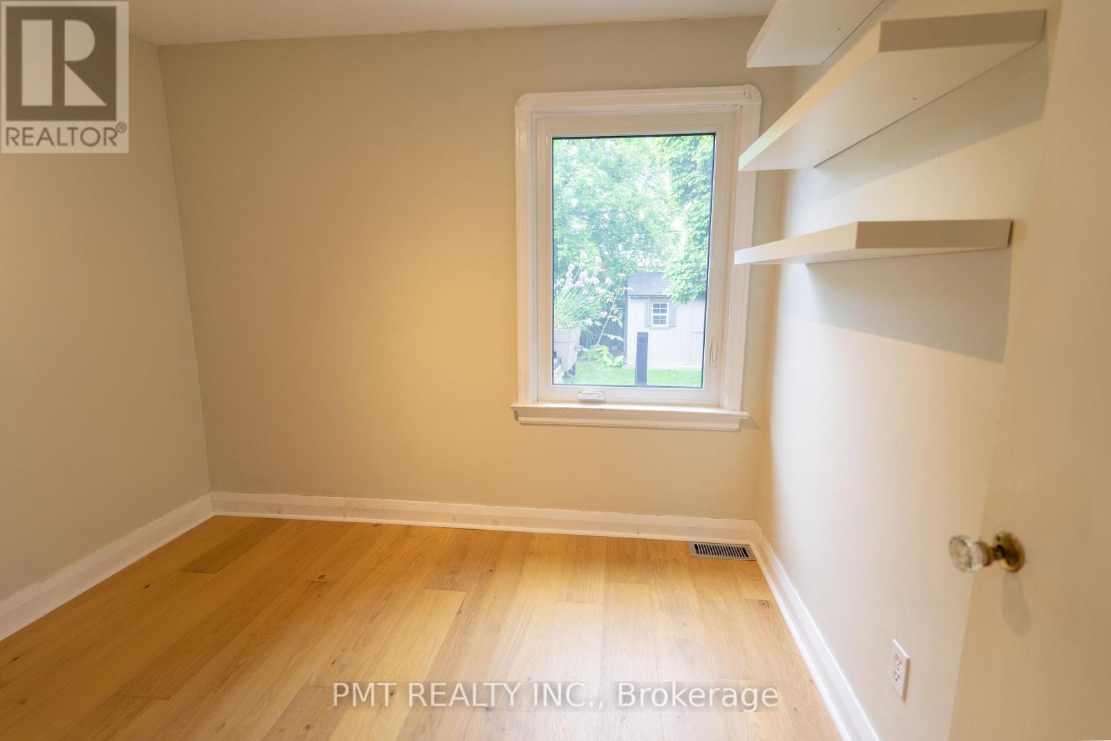 15 Dalecrest Drive, Toronto, Ontario  M4B 1V2 - Photo 10 - E12564144