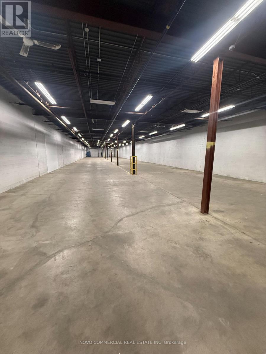 B - 615 Orwell Street, Mississauga, Ontario  L5A 2W4 - Photo 4 - W12537494