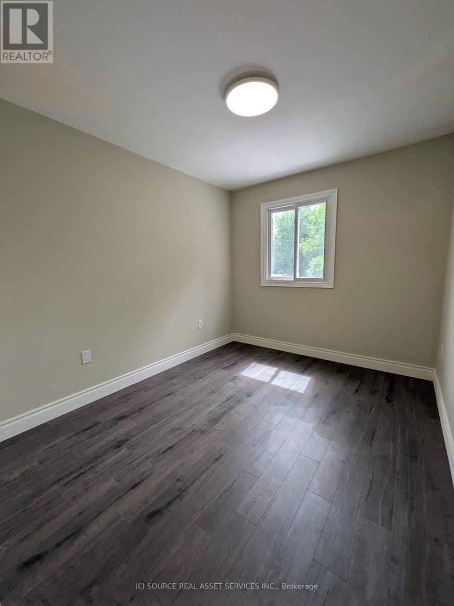 40 Merigold Street, St. Catharines, Ontario  L2S 2N5 - Photo 9 - X12418351