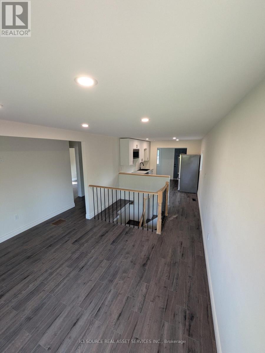 40 Merigold Street, St. Catharines, Ontario  L2S 2N5 - Photo 4 - X12418351