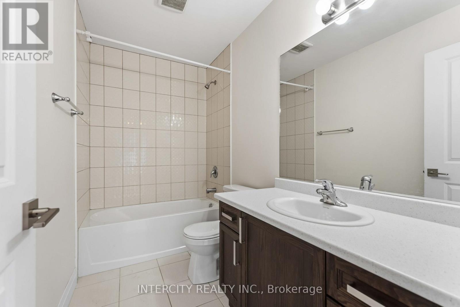 6679 Cropp Street, Niagara Falls, Ontario L2E 0B7 - Photo 20 - X12460641