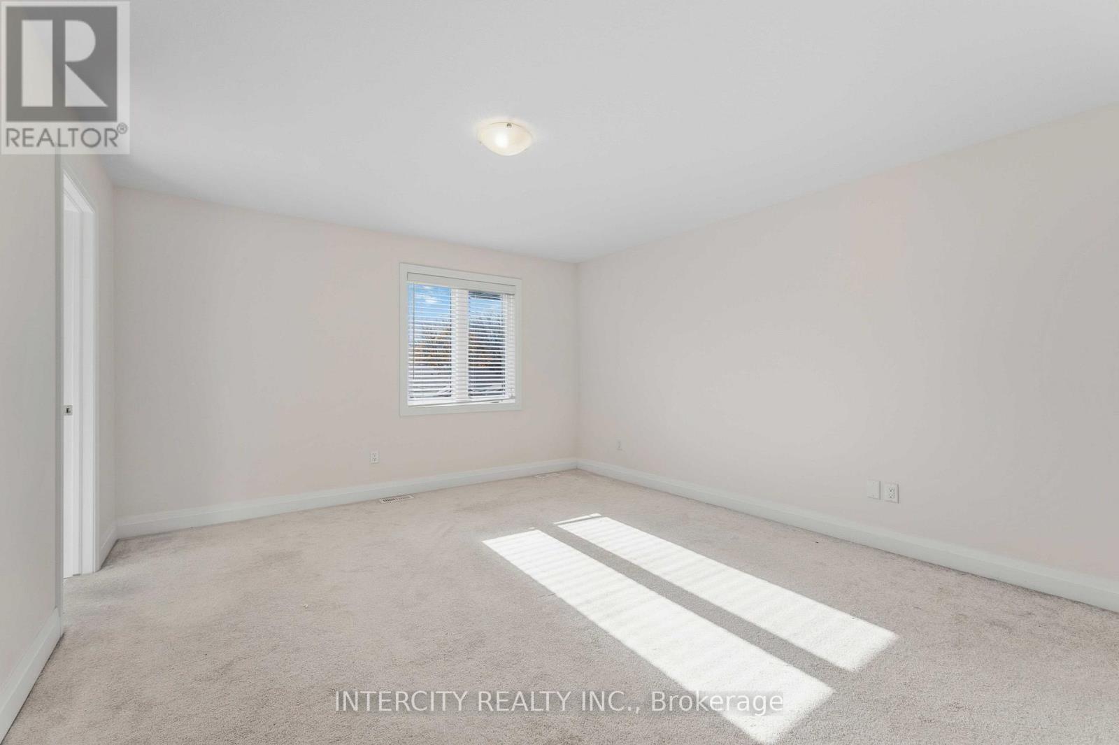 6679 Cropp Street, Niagara Falls, Ontario L2E 0B7 - Photo 21 - X12460641