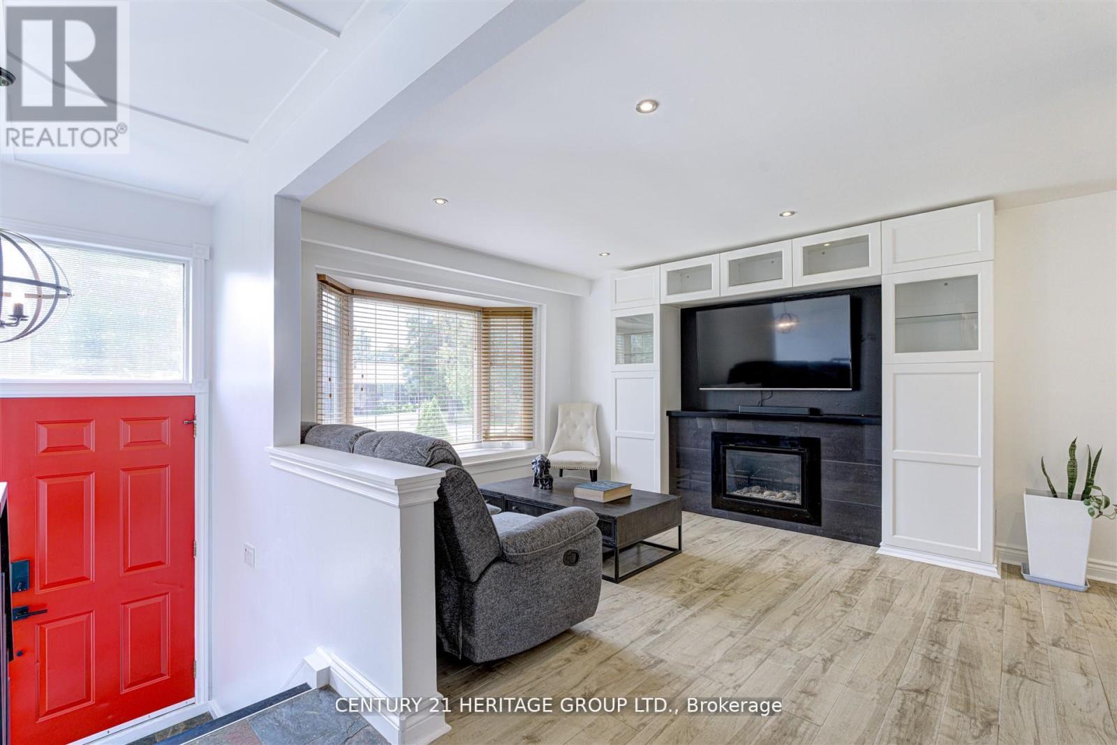 10 Bachly Crescent, King, Ontario  L7B 0E8 - Photo 4 - N12564078