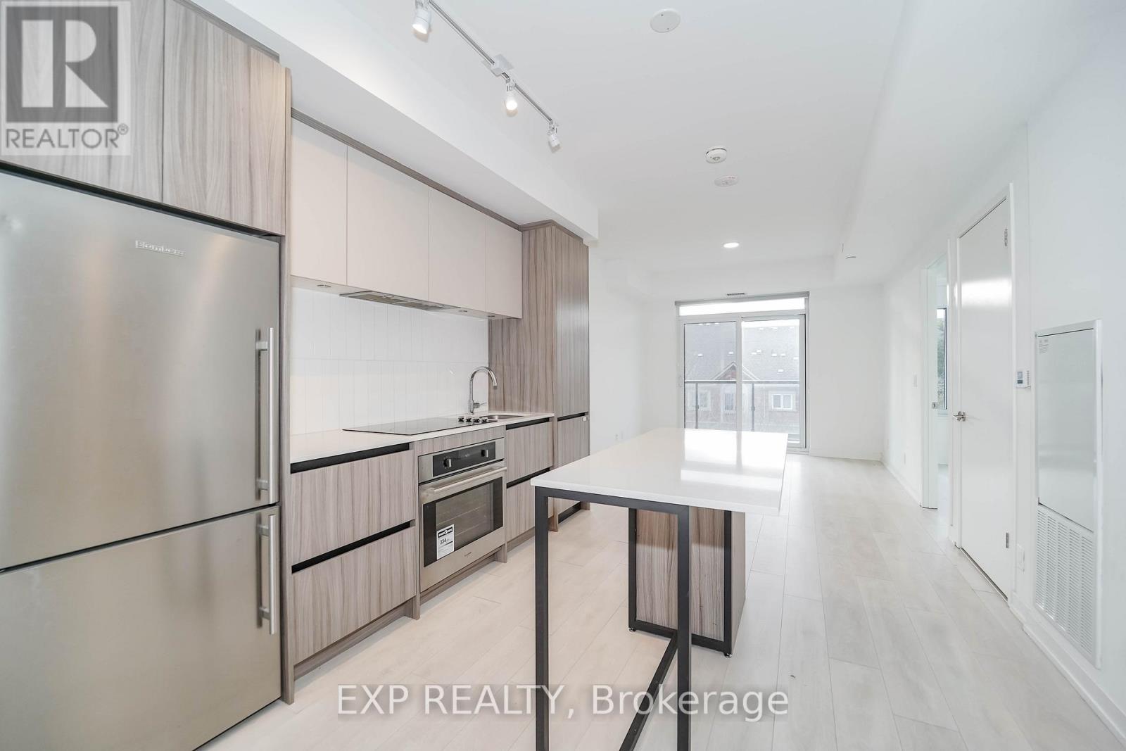 D328 - 8 Beverley Glen Boulevard, Vaughan, Ontario  L4J 0L5 - Photo 2 - N12564090