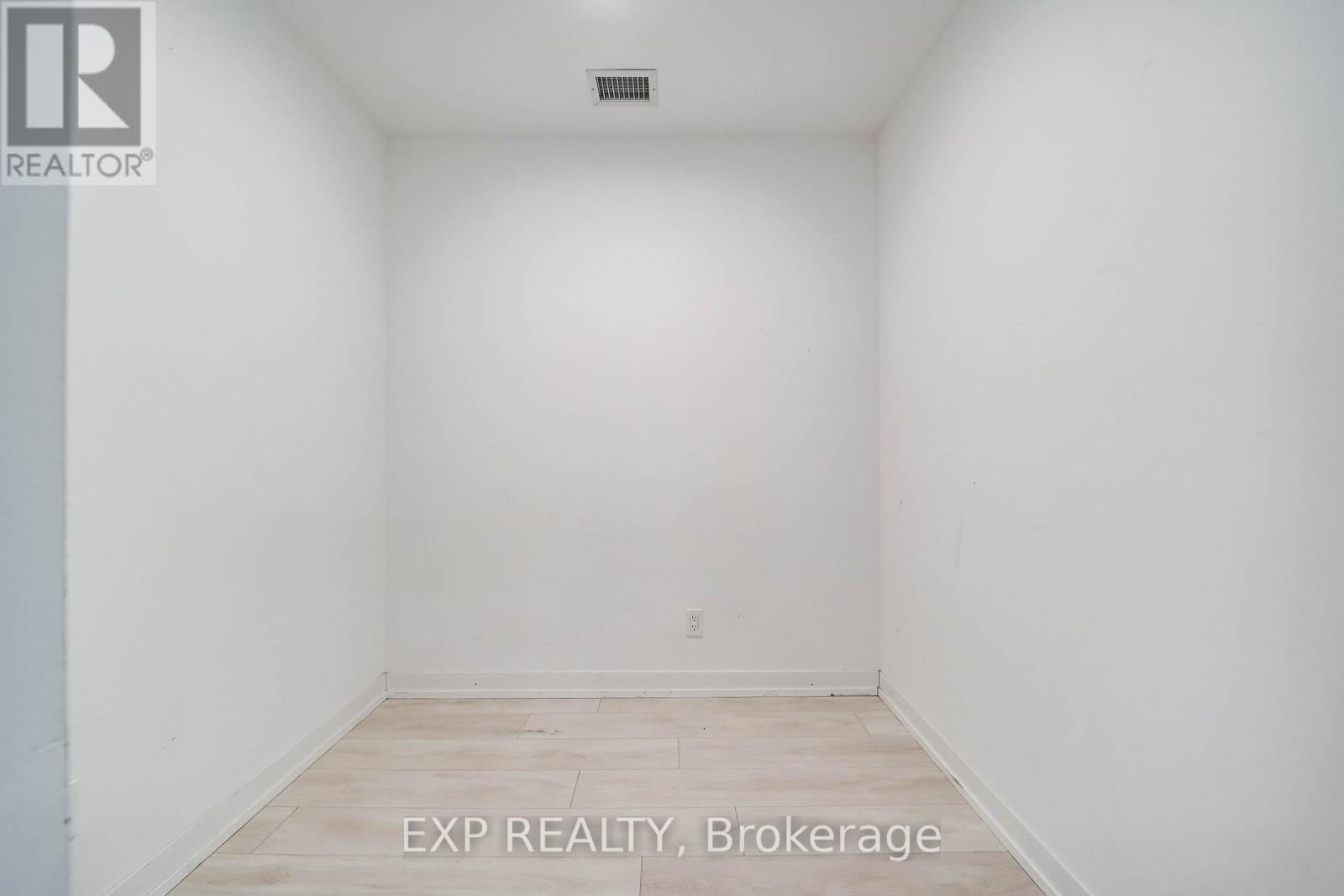 D328 - 8 Beverley Glen Boulevard, Vaughan, Ontario  L4J 0L5 - Photo 29 - N12564090