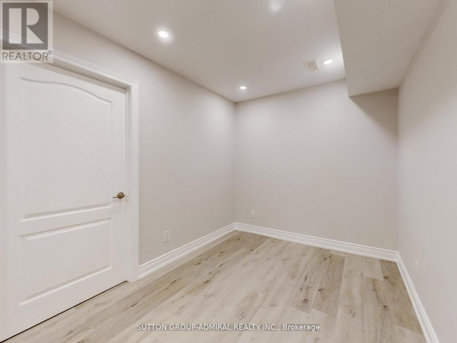 70 Laskin Drive, Vaughan, Ontario  L6A 5A4 - Photo 33 - N12564126