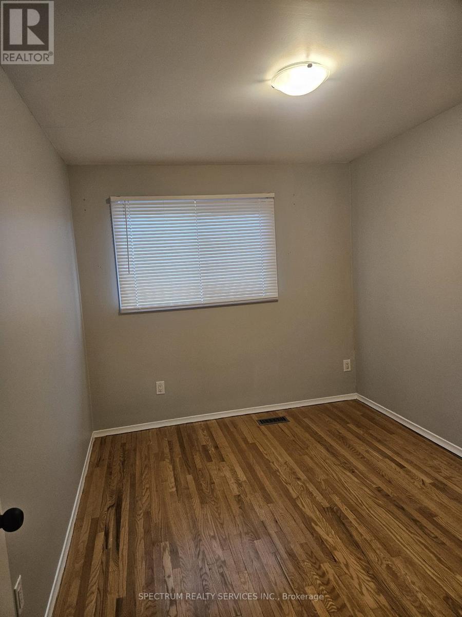 125 Albany Drive, Vaughan, Ontario  L4L 2X6 - Photo 10 - N12564216