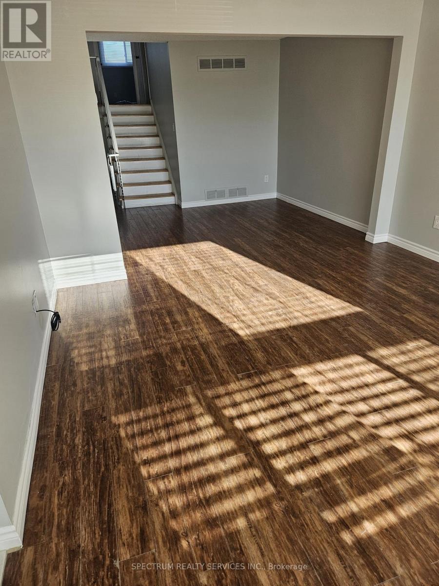 125 Albany Drive, Vaughan, Ontario  L4L 2X6 - Photo 6 - N12564216