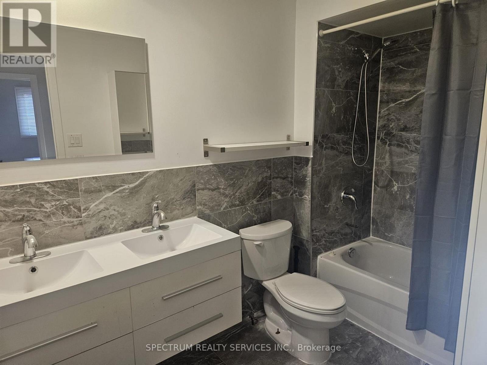 125 Albany Drive, Vaughan, Ontario  L4L 2X6 - Photo 7 - N12564216