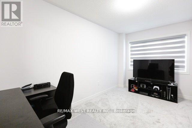 31 Frederick Taylor Way, East Gwillimbury, Ontario  L0G 1M0 - Photo 13 - N12564226