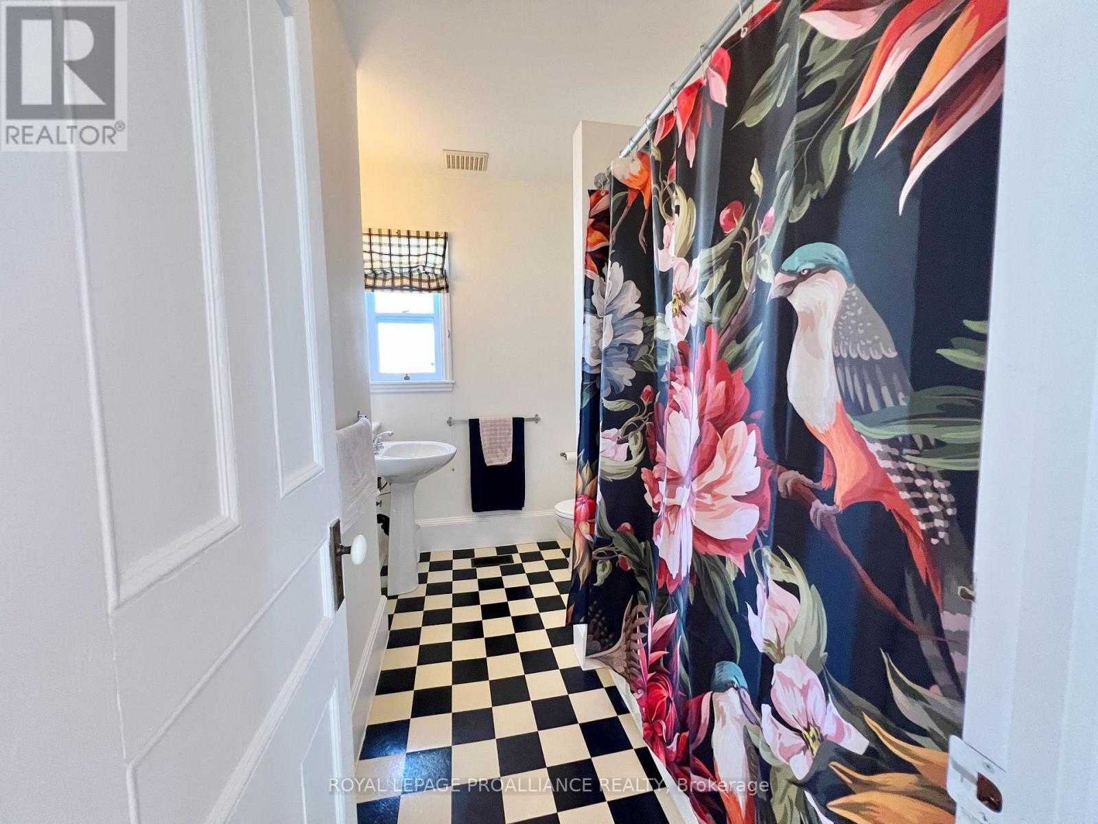 374 Bloomfield Main Street, Prince Edward County (Bloomfield Ward), Ontario  K0K 1G0 - Photo 12 - X12454834