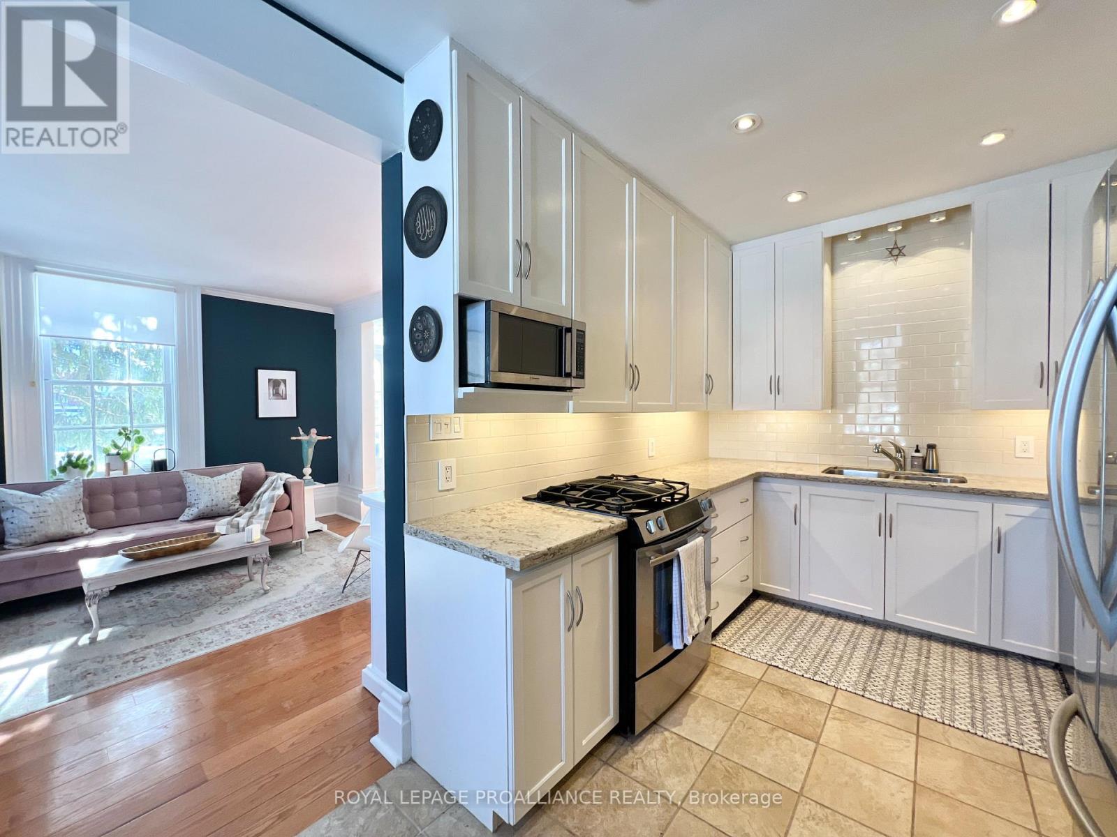 374 Bloomfield Main Street, Prince Edward County (Bloomfield Ward), Ontario  K0K 1G0 - Photo 15 - X12454834