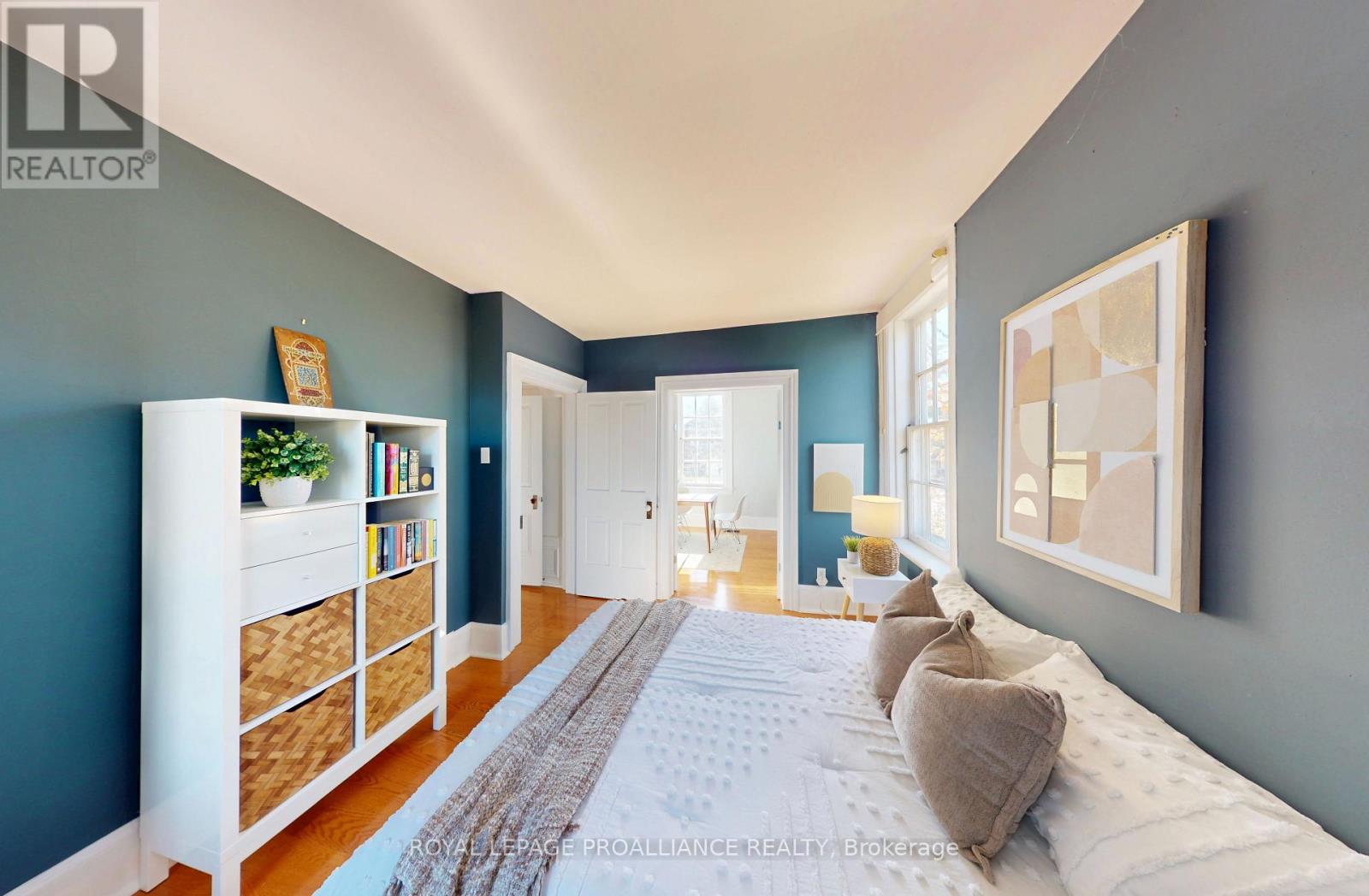 374 Bloomfield Main Street, Prince Edward County (Bloomfield Ward), Ontario  K0K 1G0 - Photo 11 - X12454834