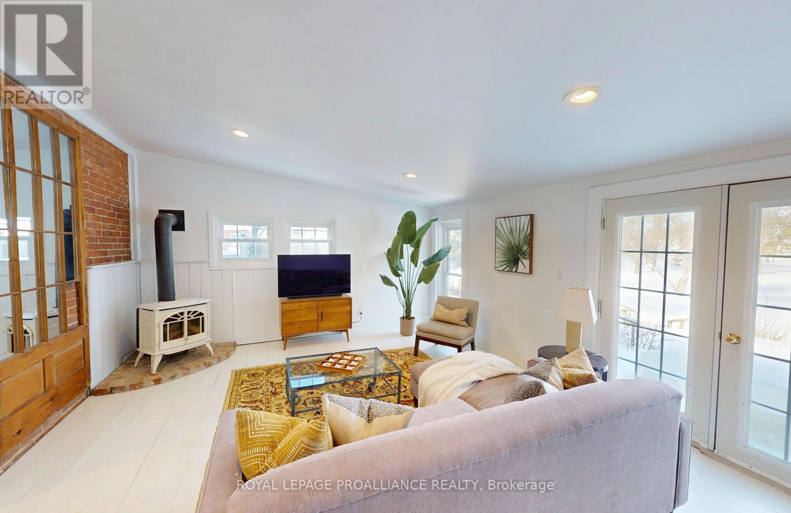 374 Bloomfield Main Street, Prince Edward County (Bloomfield Ward), Ontario  K0K 1G0 - Photo 20 - X12454834