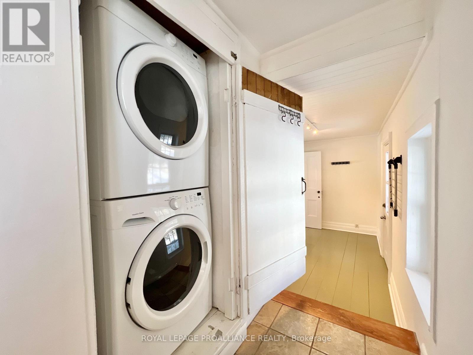 374 Bloomfield Main Street, Prince Edward County (Bloomfield Ward), Ontario  K0K 1G0 - Photo 17 - X12454834