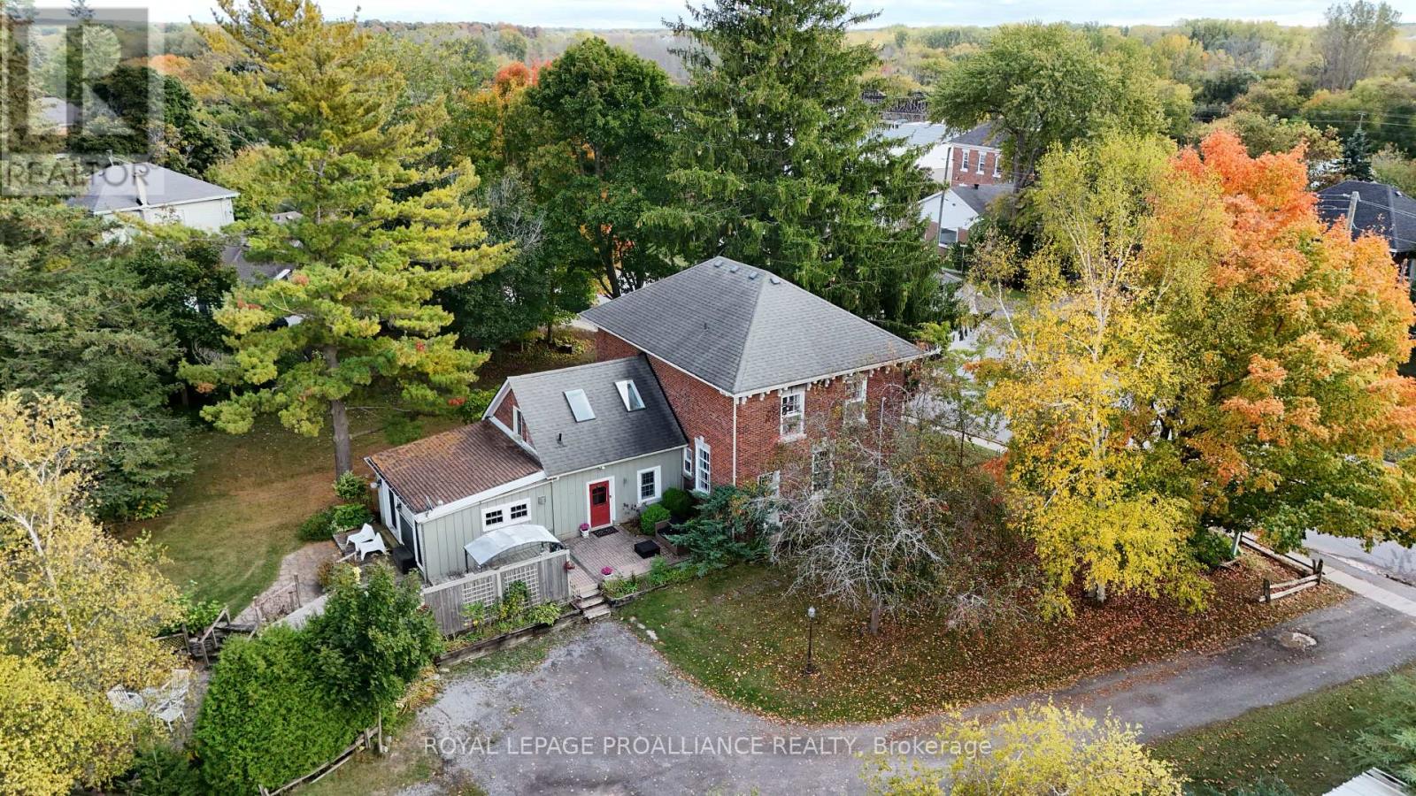 374 Bloomfield Main Street, Prince Edward County (Bloomfield Ward), Ontario  K0K 1G0 - Photo 2 - X12454834