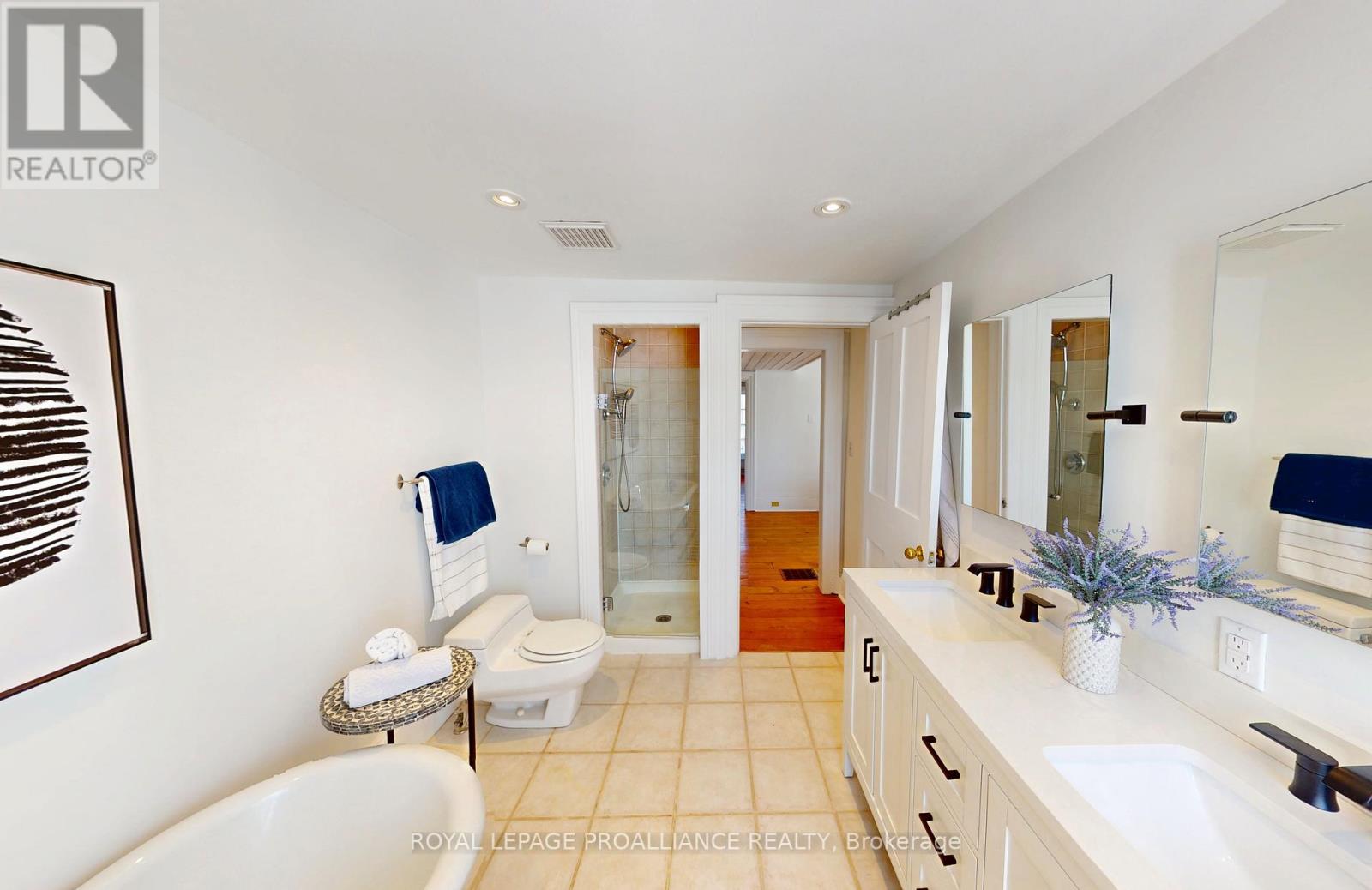 374 Bloomfield Main Street, Prince Edward County (Bloomfield Ward), Ontario  K0K 1G0 - Photo 31 - X12454834