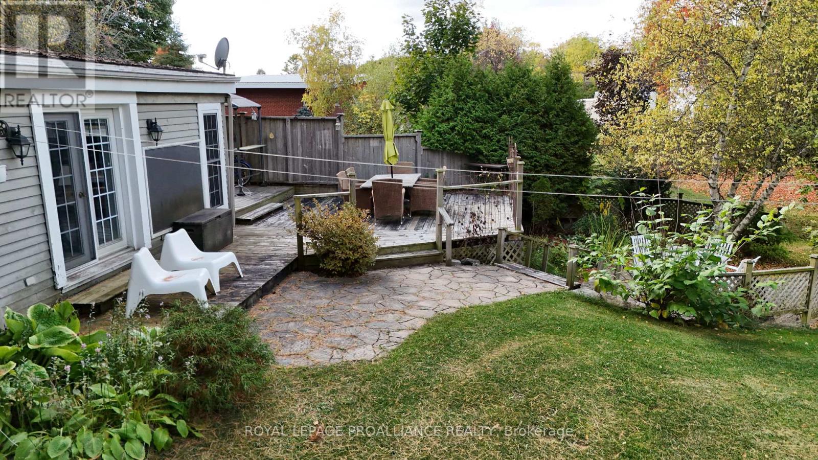 374 Bloomfield Main Street, Prince Edward County (Bloomfield Ward), Ontario  K0K 1G0 - Photo 34 - X12454834