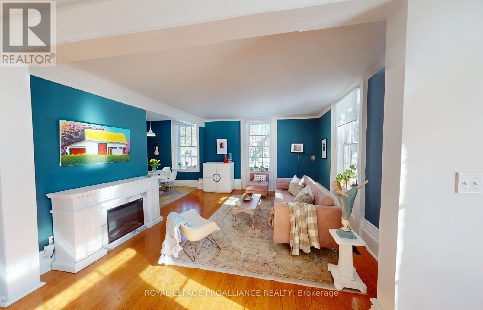 374 Bloomfield Main Street, Prince Edward County (Bloomfield Ward), Ontario  K0K 1G0 - Photo 6 - X12454834