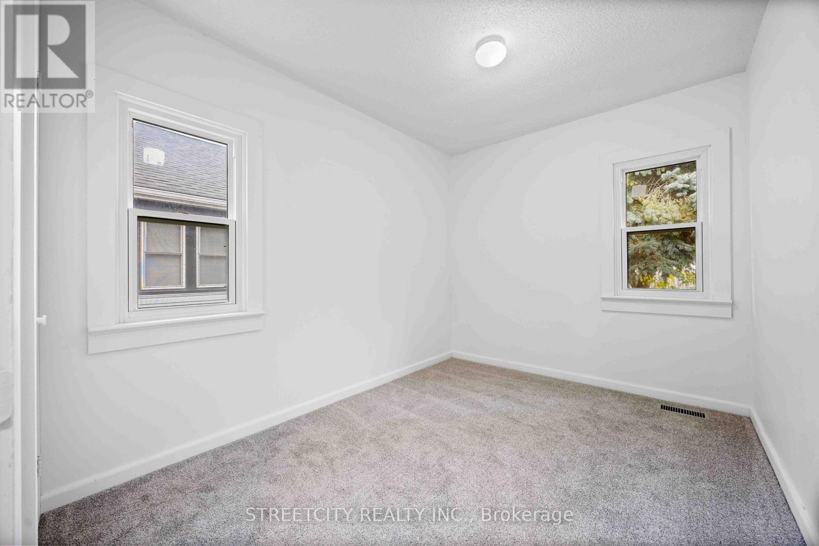 4482 Petrolia Line, Petrolia, Ontario N0N 1R0 - Photo 20 - X12562578