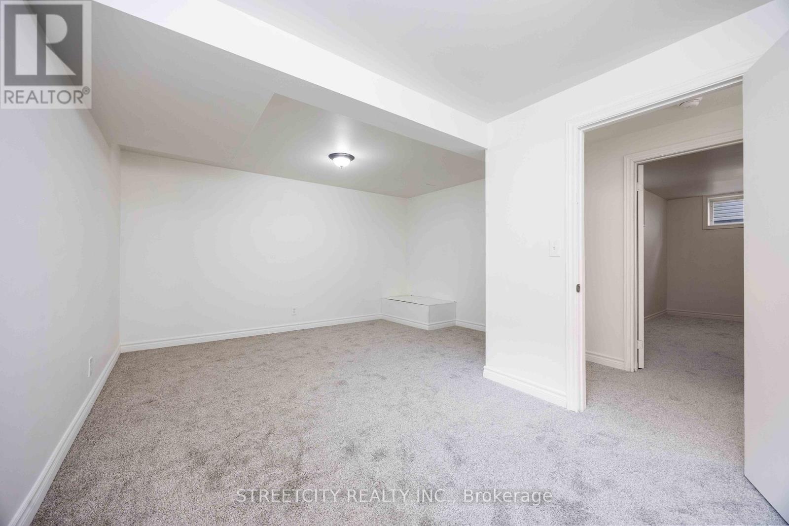 4482 Petrolia Line, Petrolia, Ontario N0N 1R0 - Photo 28 - X12562578