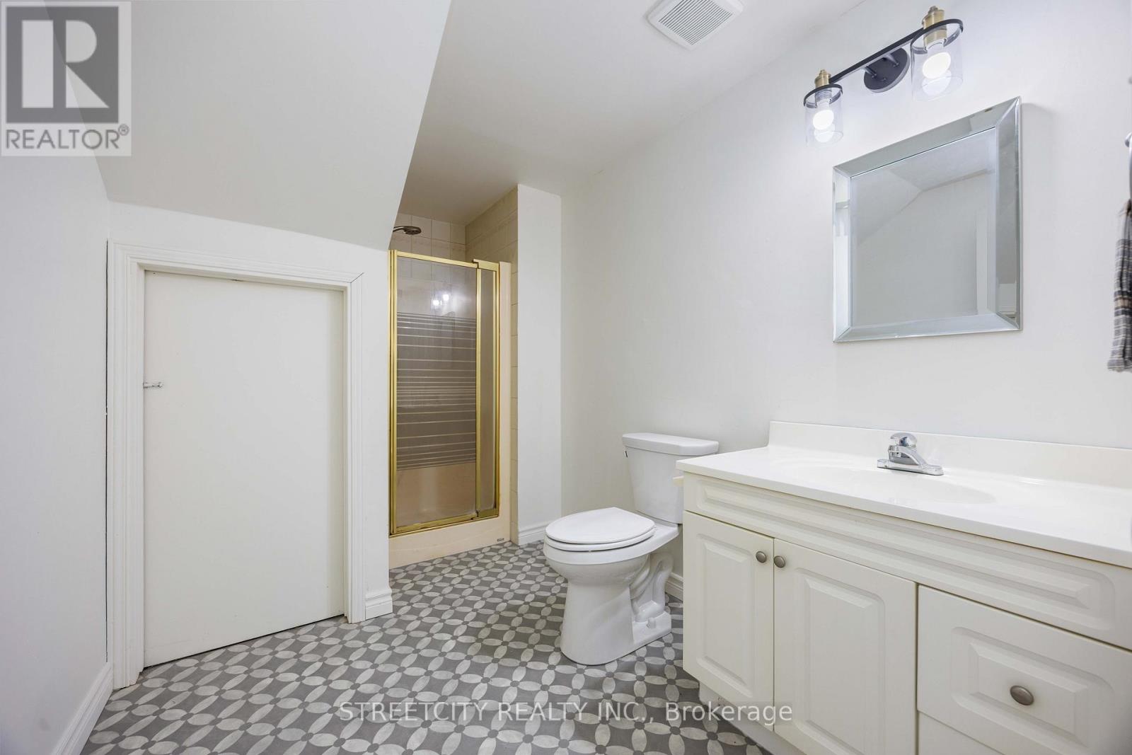 4482 Petrolia Line, Petrolia, Ontario N0N 1R0 - Photo 29 - X12562578