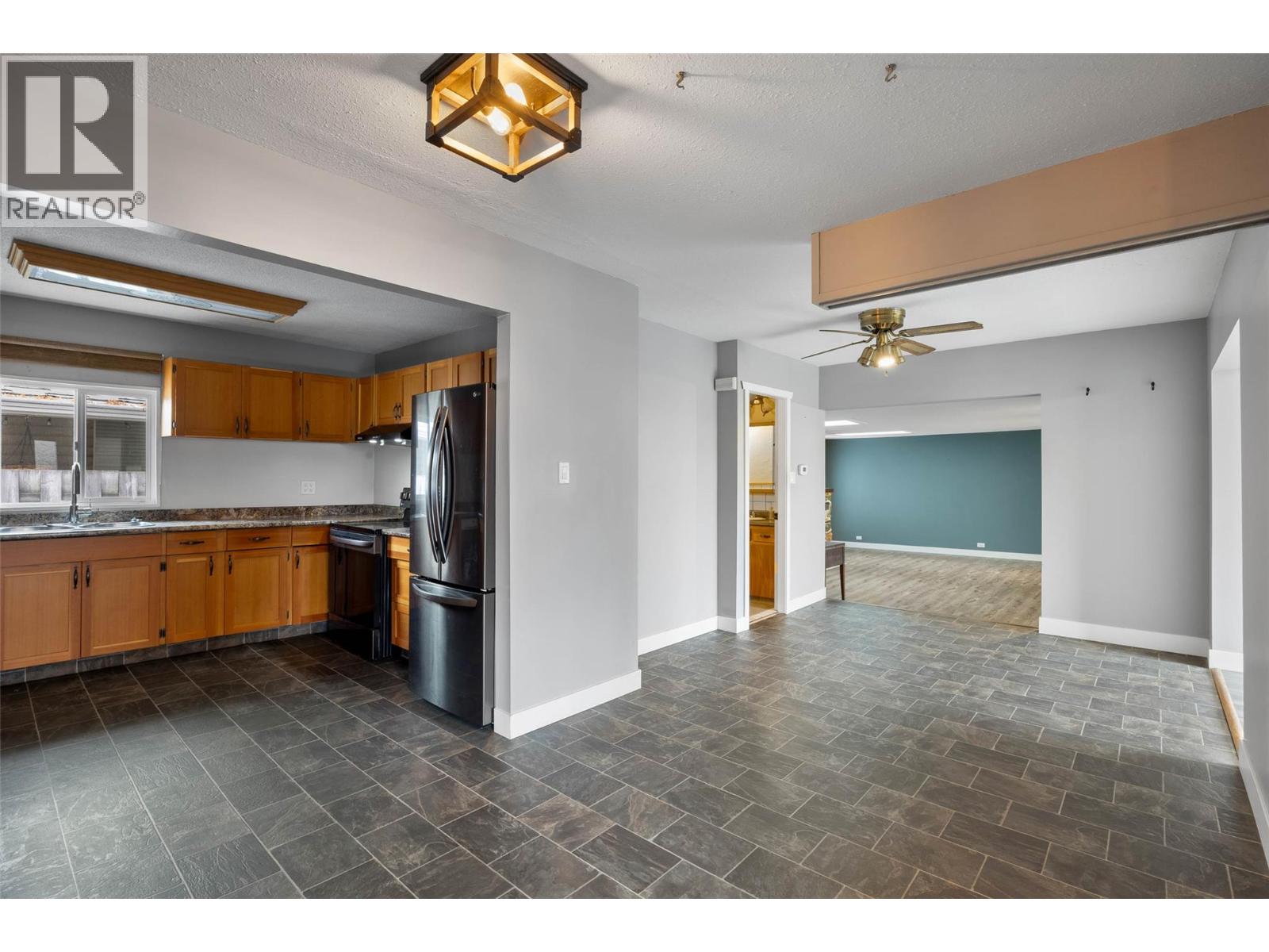 283 Beach Avenue, Kamloops, British Columbia  V2B 1C4 - Photo 5 - 10369492