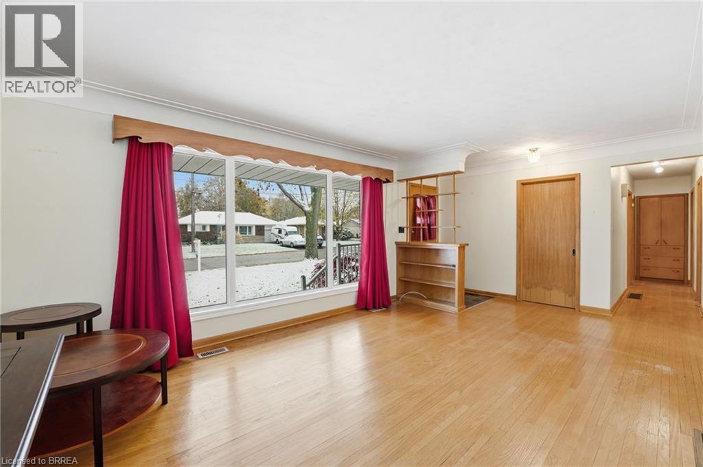 9 Waddington Street, Brantford, Ontario  N3R 2R2 - Photo 7 - 40784423