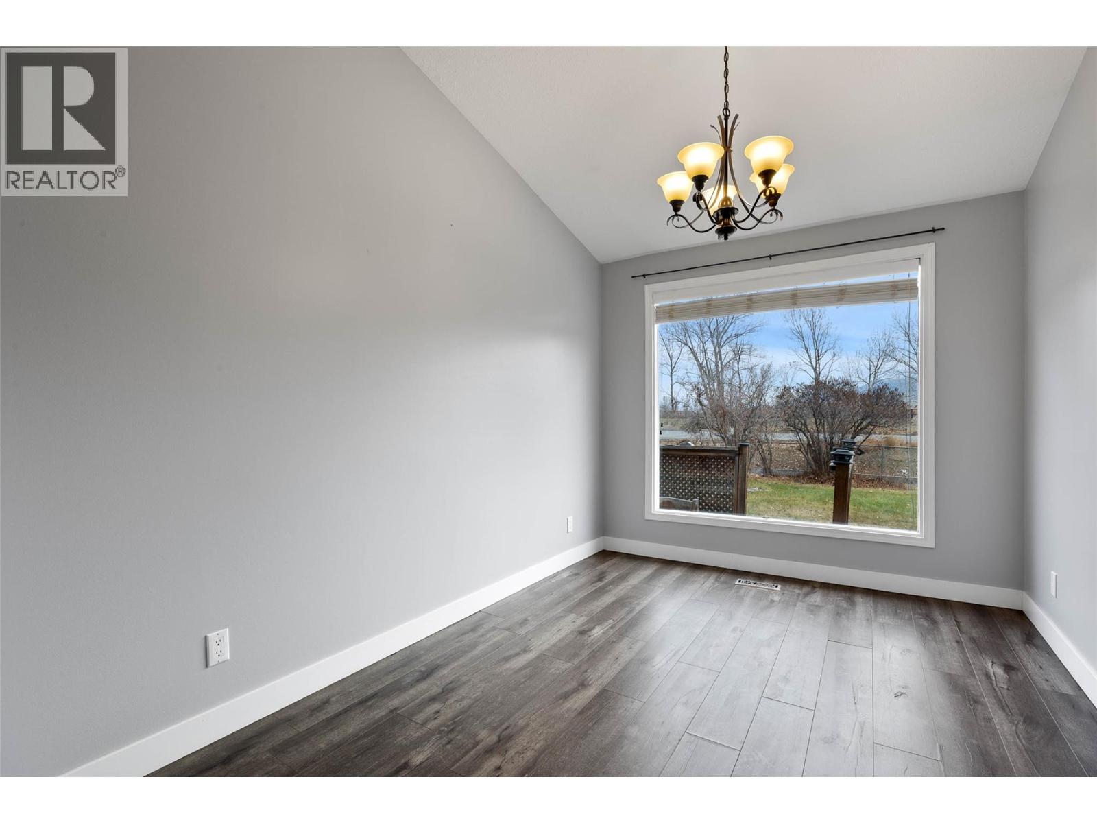 283 Beach Avenue, Kamloops, British Columbia  V2B 1C4 - Photo 10 - 10369492