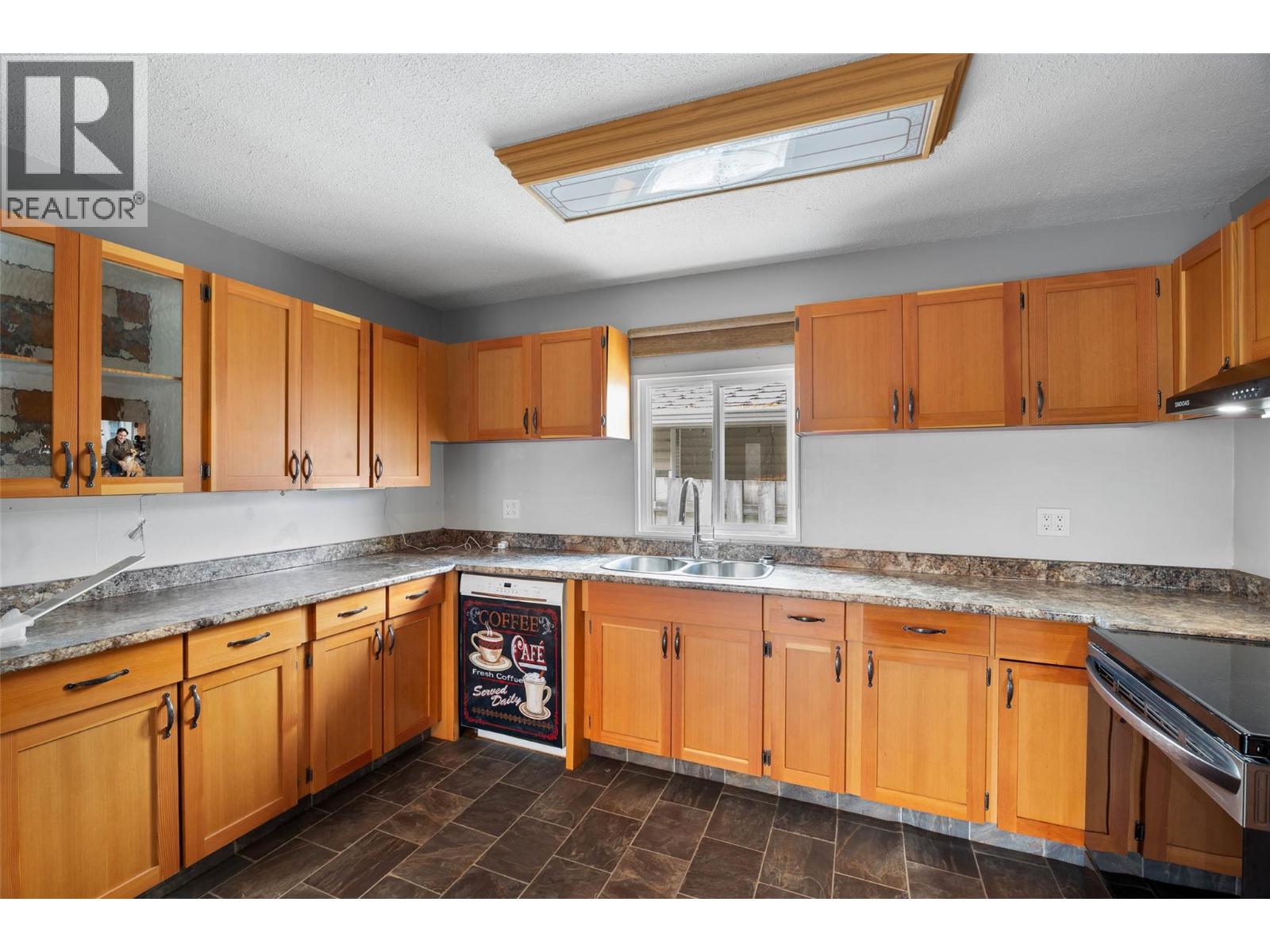 283 Beach Avenue, Kamloops, British Columbia  V2B 1C4 - Photo 7 - 10369492