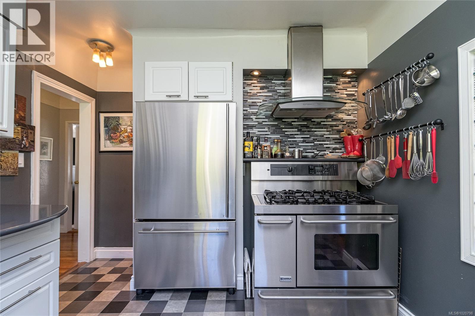 886 Cunningham Rd, Esquimalt, British Columbia  V9A 4M6 - Photo 20 - 1020798