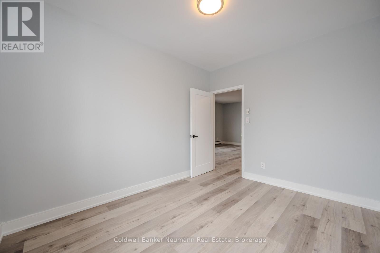 7 - 104 Elizabeth Street, Guelph (St. Patrick's Ward), Ontario  N1E 2X4 - Photo 10 - X12564294