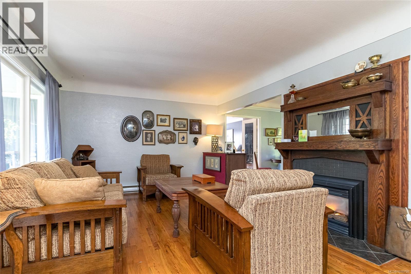 886 Cunningham Rd, Esquimalt, British Columbia  V9A 4M6 - Photo 11 - 1020798