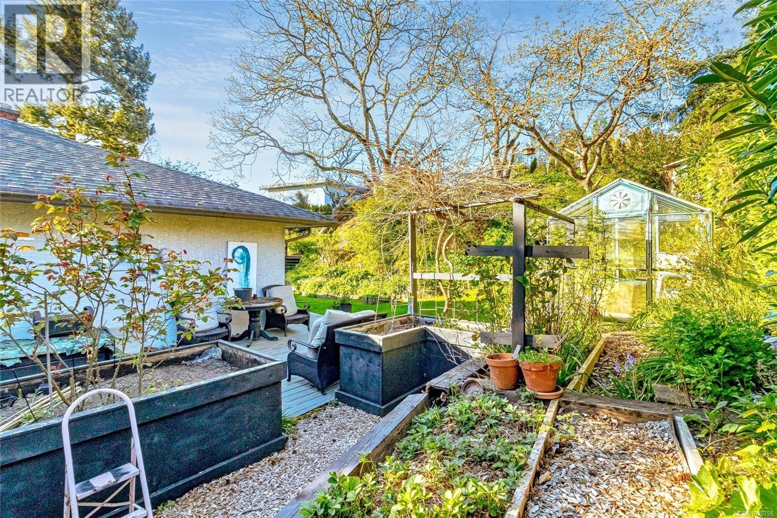 886 Cunningham Rd, Esquimalt, British Columbia  V9A 4M6 - Photo 40 - 1020798