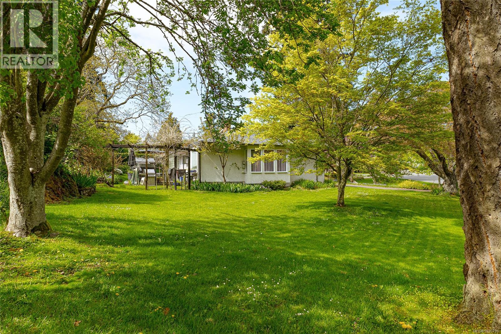 886 Cunningham Rd, Esquimalt, British Columbia  V9A 4M6 - Photo 6 - 1020798