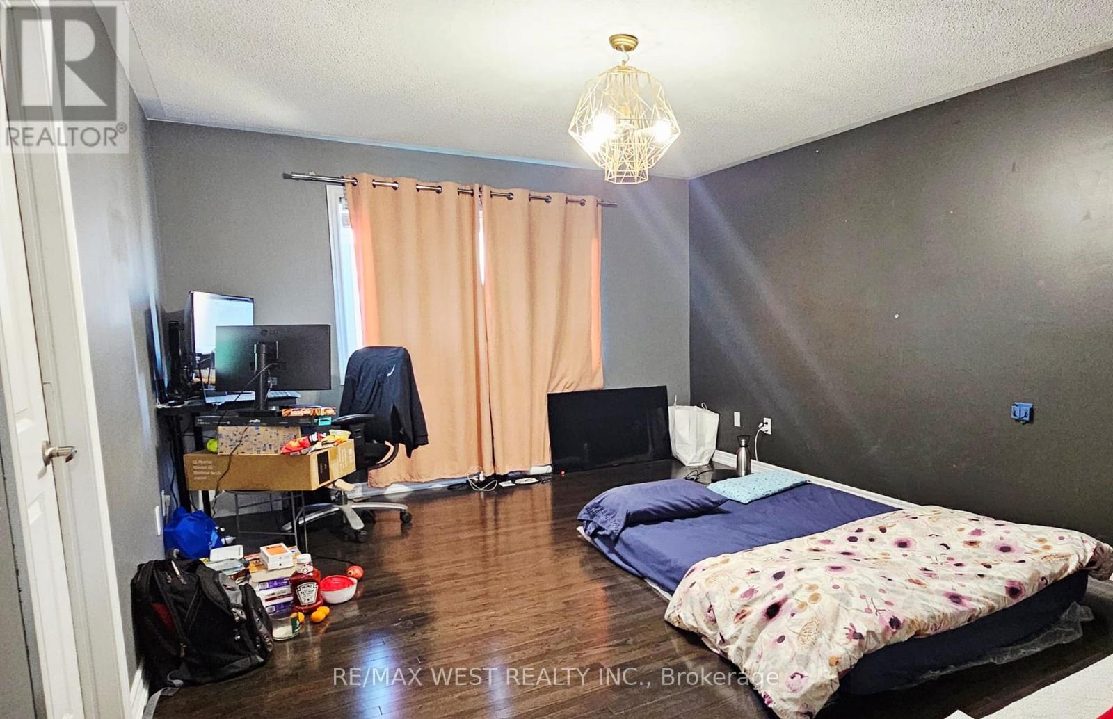 38 Wasaga Road, Brampton, Ontario  L6X 3B1 - Photo 16 - W12564046