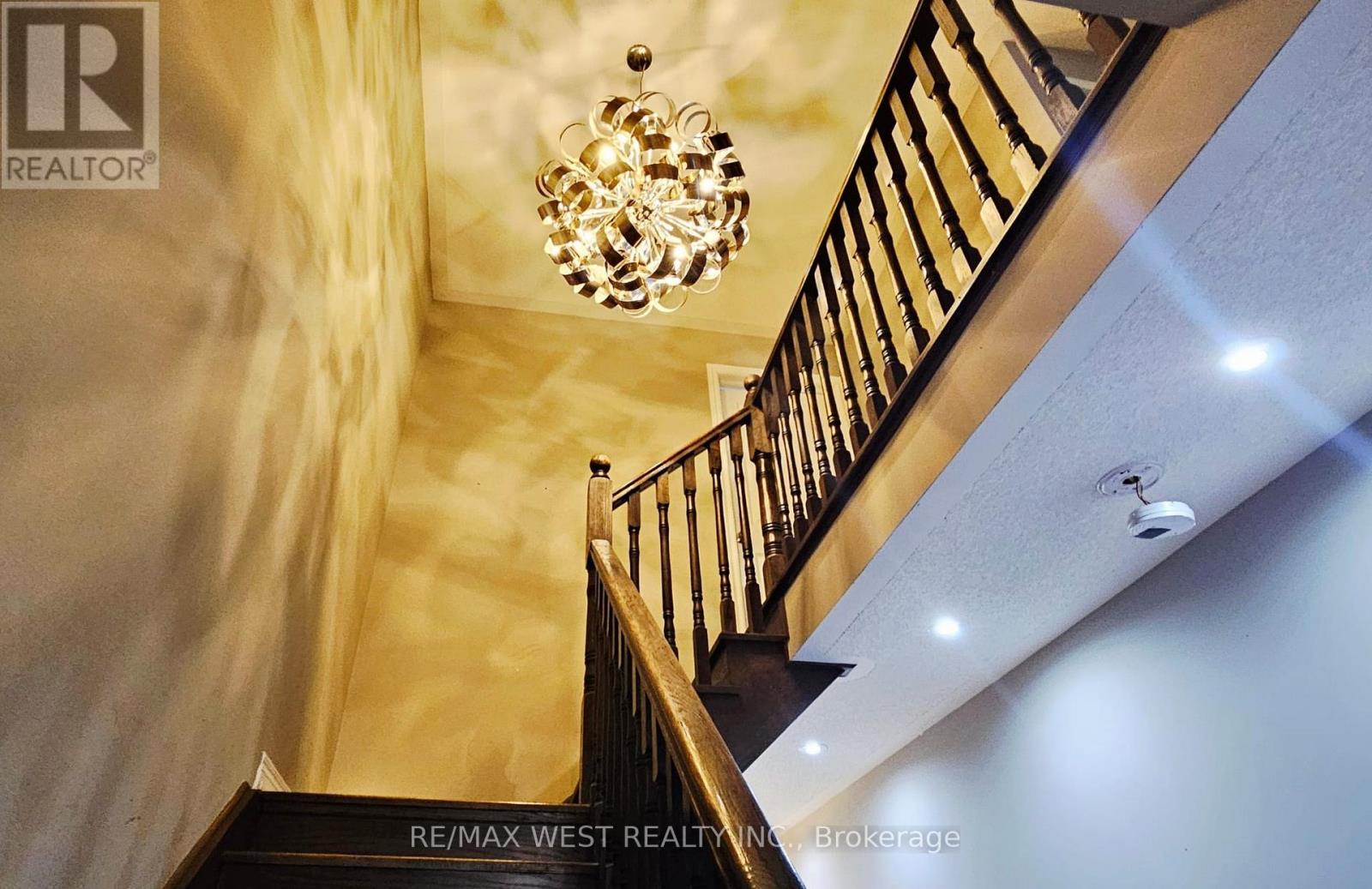 38 Wasaga Road, Brampton, Ontario  L6X 3B1 - Photo 5 - W12564046