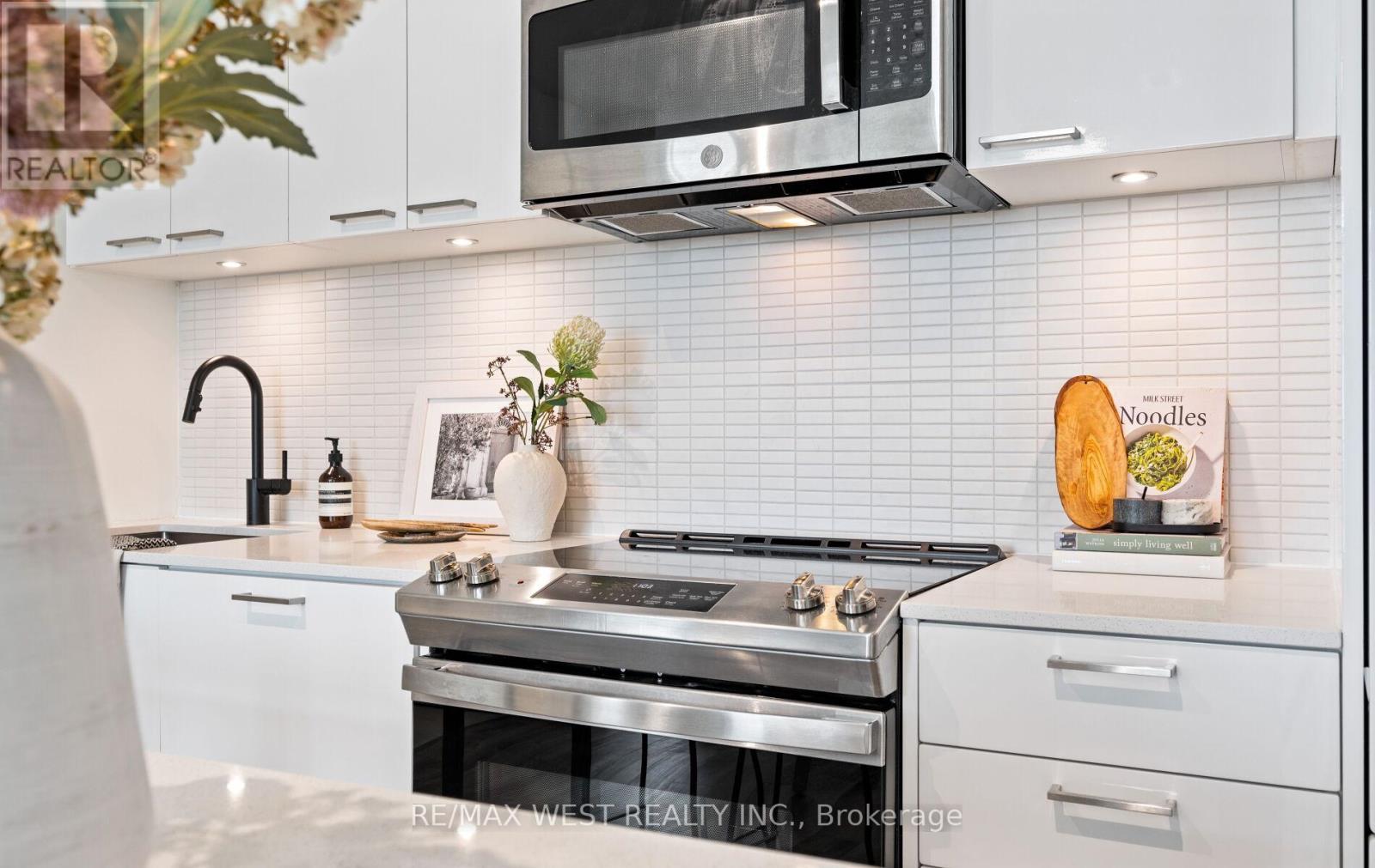 1103 - 1808 St Clair Avenue W, Toronto, Ontario  M6N 0C1 - Photo 11 - W12564068